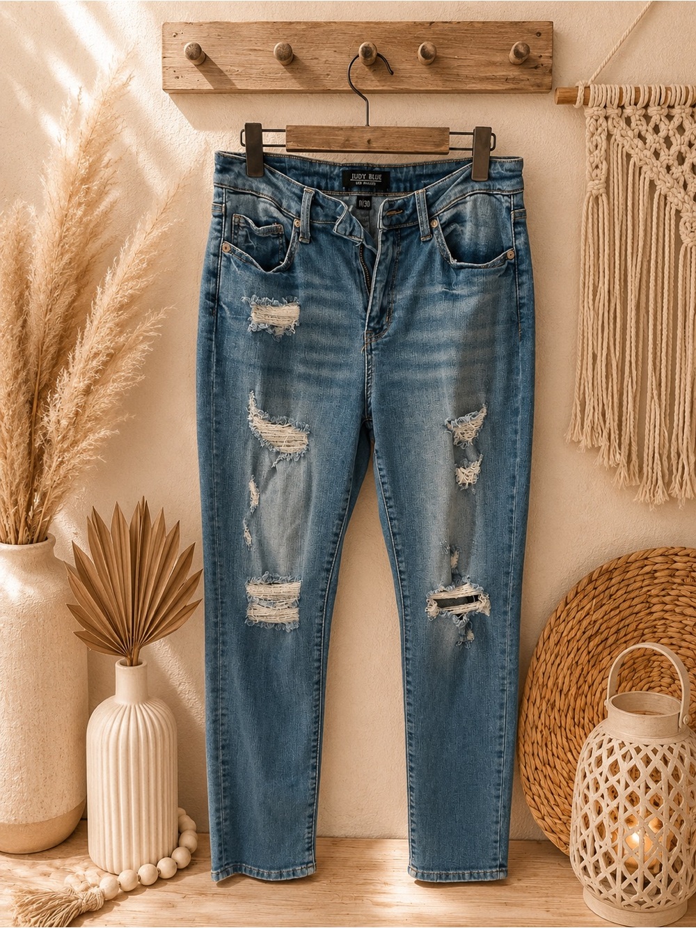 Judy Blue Distressed Skinny Jeans in Medium Blue Wash